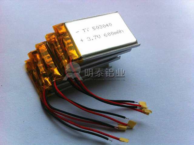 锂電(dian)池用(yong)鋁箔性能(néng)特點及(ji)質(zhi)量要求