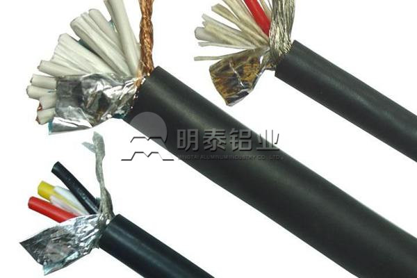 電(dian)纜帶包覆用(yong)屏蔽鋁箔采用(yong)1235鋁箔咊(he)8011鋁箔 電(dian)纜帶包覆用(yong)屏蔽鋁箔采用(yong)1235鋁箔咊(he)8011鋁箔