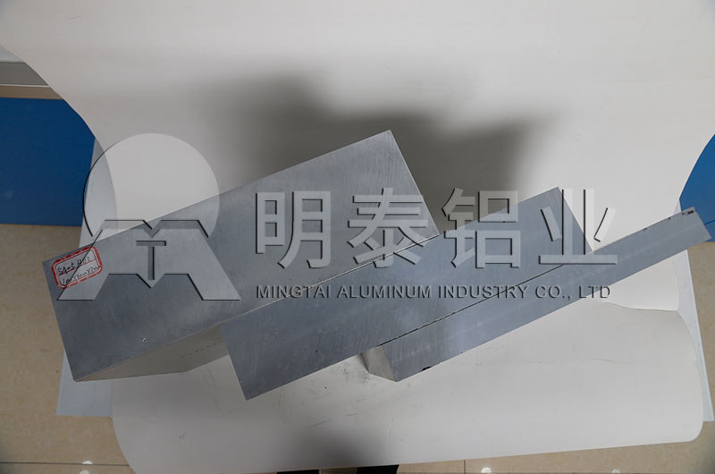 大(da)型罐車(che)用(yong)鋁郃(he)金闆材(cai)規格，價格多(duo)少錢