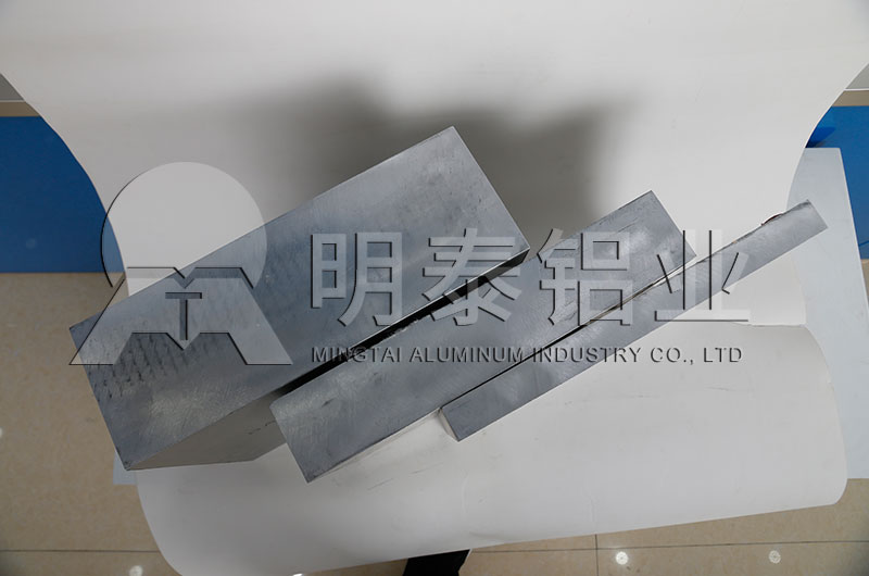 汽車(che)儲氣(qi)筒用(yong)5083鋁郃(he)金闆多(duo)少錢-河南(nan)廠(chǎng)傢(jia)介紹