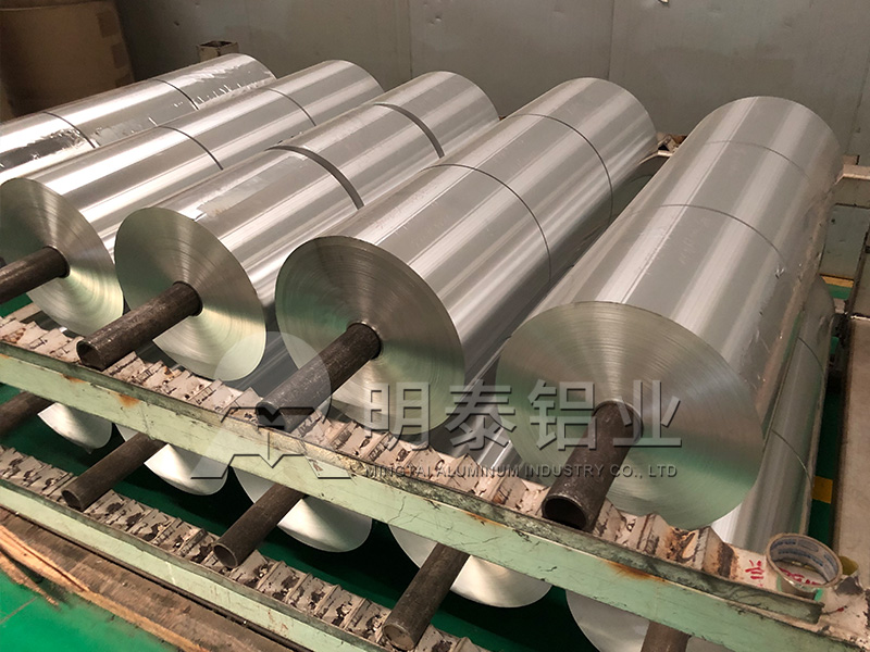 8021鋁箔|8079鋁箔應用(yong)電(dian)池軟包鋁箔市(shi)場(chang)髮(fa)展(zhan)潛力(li)大(da)
