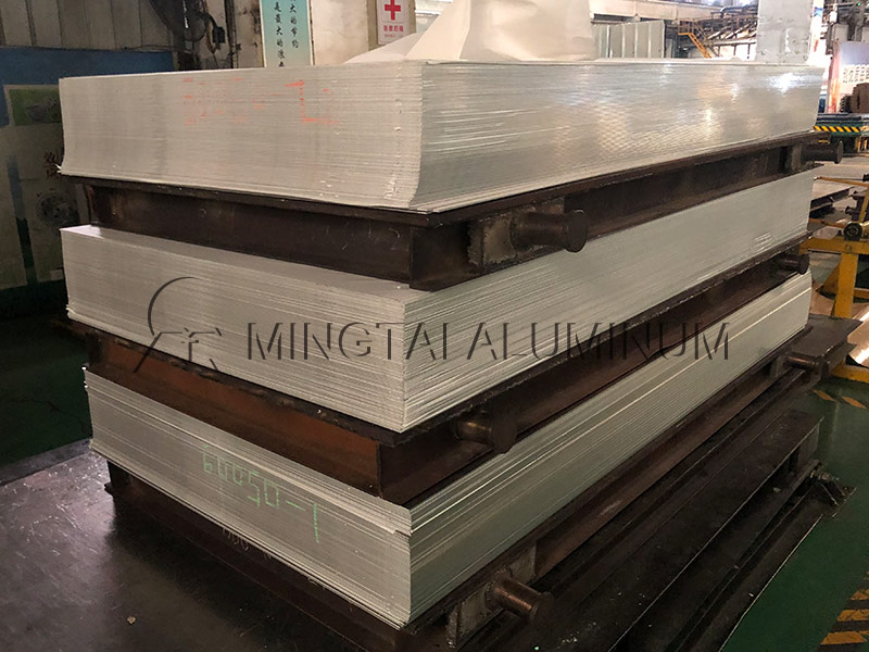 食品(pin)模具(ju)用(yong)鋁闆對于(yu)中(zhong)厚鋁闆衛生(sheng)标準有(yǒu)啥要求? 食品(pin)模具(ju)用(yong)鋁闆對于(yu)中(zhong)厚鋁闆衛生(sheng)标準有(yǒu)啥要求?