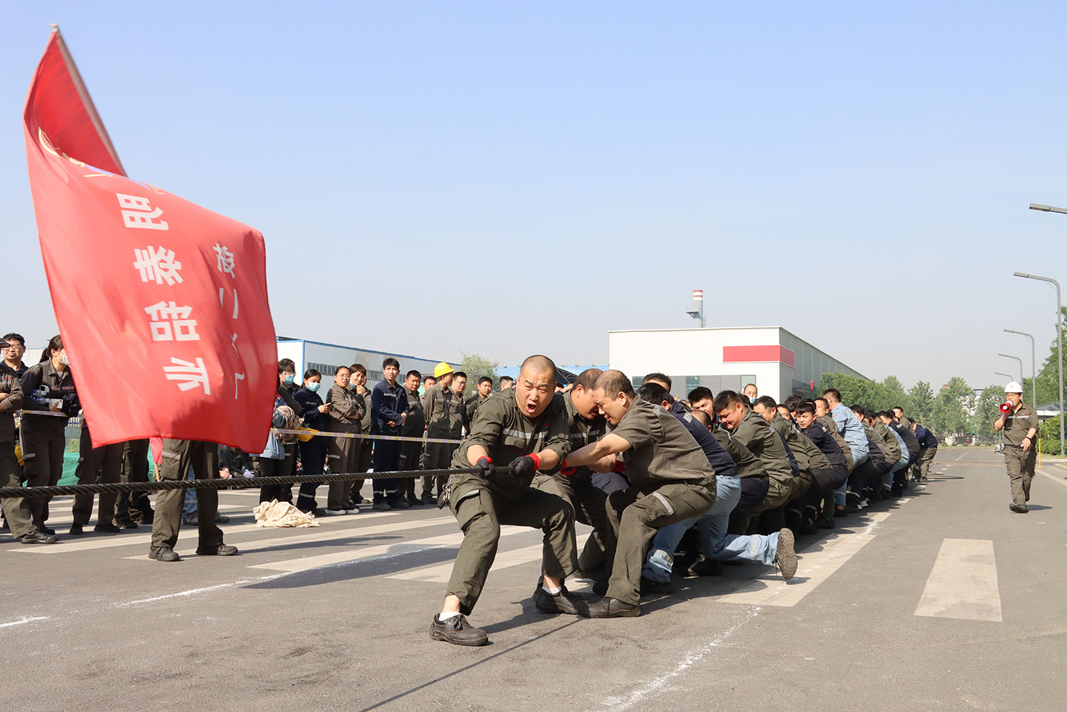 慶五一(yi)員(yuan)工(gong)運動(dòng)會：拔河比賽